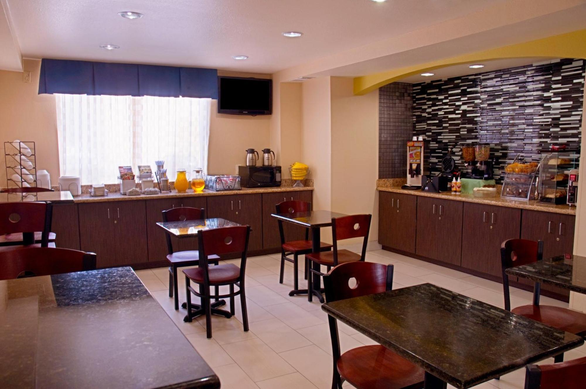 Super 8 By Wyndham Irving/Dfw Apt/North Экстерьер фото