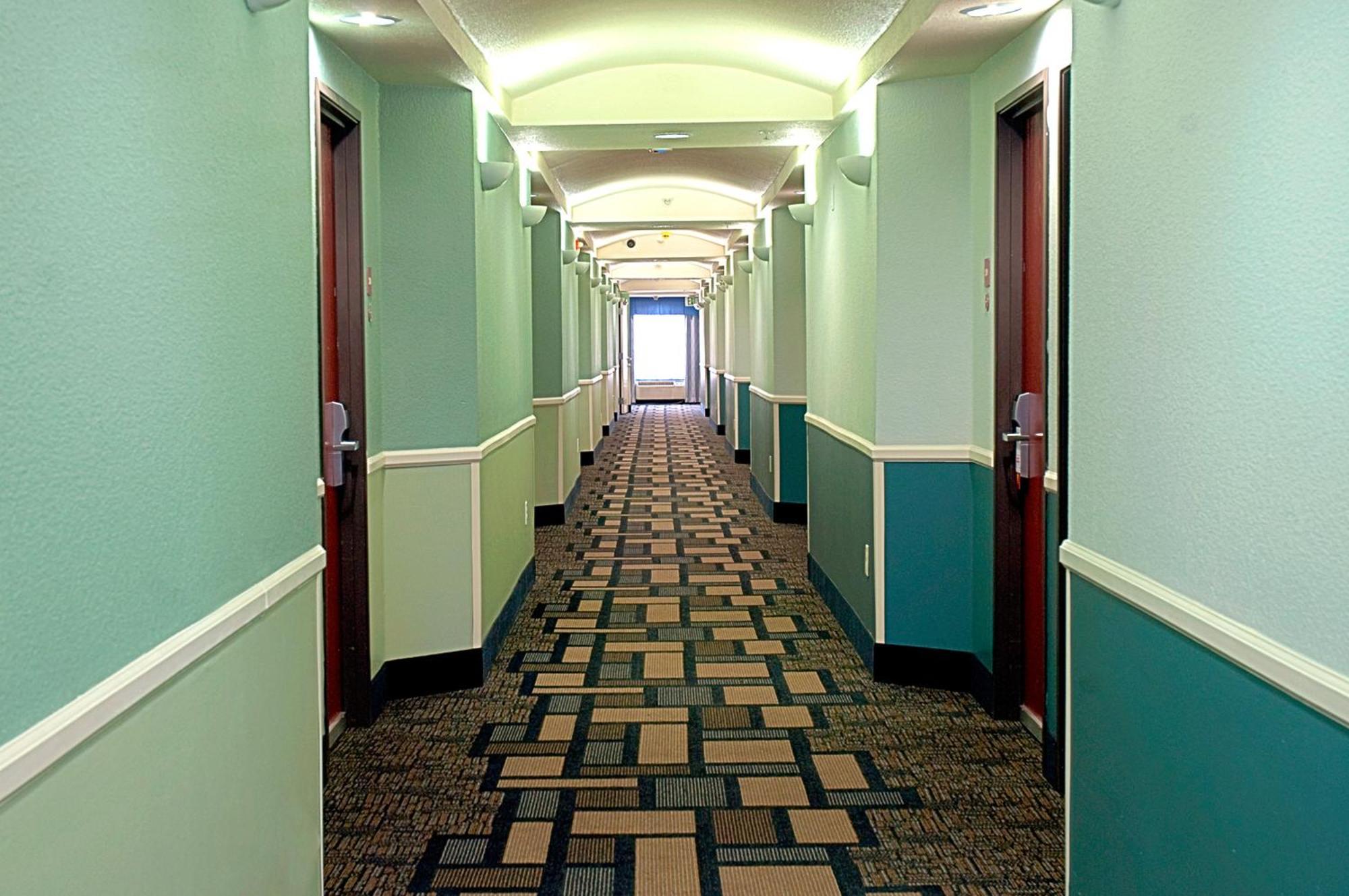 Super 8 By Wyndham Irving/Dfw Apt/North Экстерьер фото