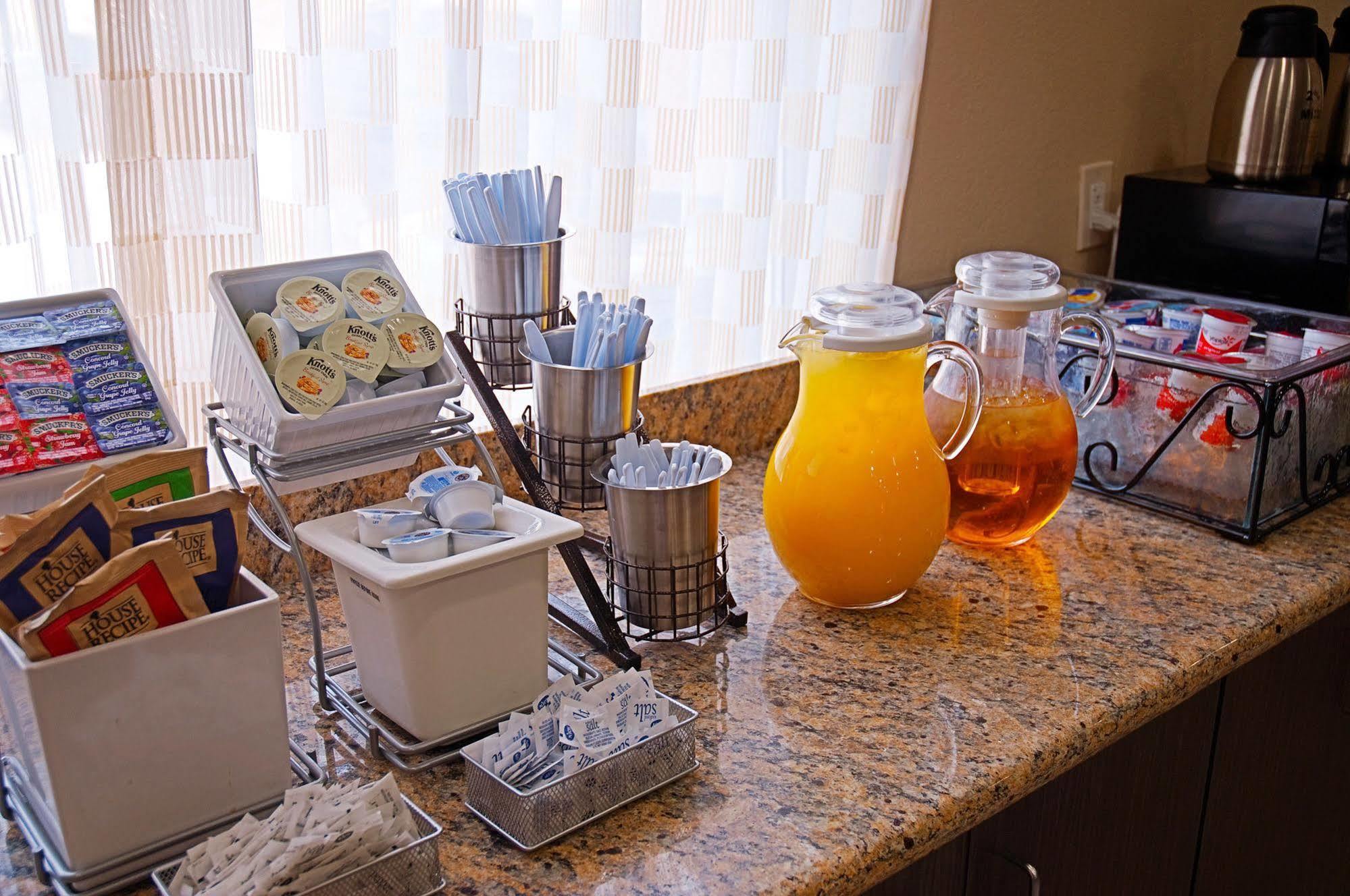 Super 8 By Wyndham Irving/Dfw Apt/North Ресторан фото