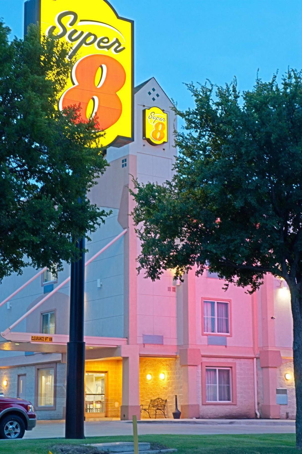 Super 8 By Wyndham Irving/Dfw Apt/North Экстерьер фото