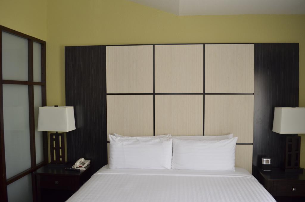 Super 8 By Wyndham Irving/Dfw Apt/North Экстерьер фото